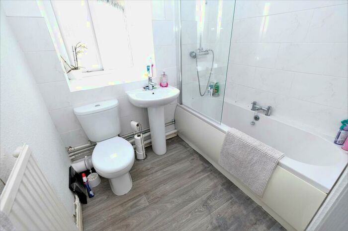 2 Bedroom Flat For Sale In Canterbury Gardens, Knights Court, M5