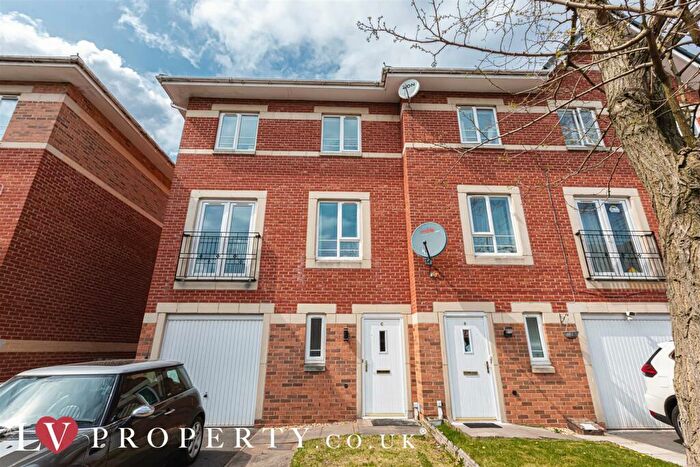 3 Bedroom Semi-Detached House To Rent In Quayside, Hockley, Birmingham, B18