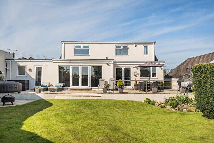 5 Bedroom Detached House For Sale In Top Dartford Road, Hextable, Swanley, BR8