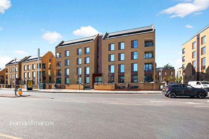 1 Bedroom Flat For Sale In Quayle Crescent, London, N20