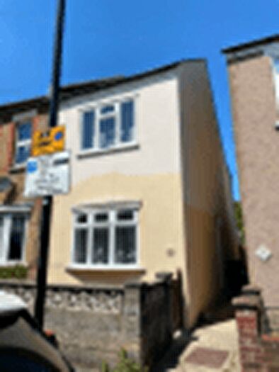 3 Bedroom Semi-Detached House To Rent In Myrtle Road, Hounslow, TW3