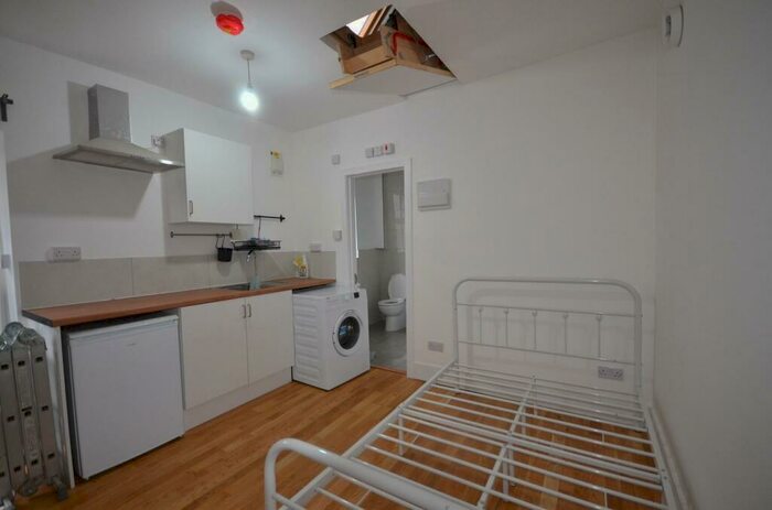 Studio To Rent In Fortune Gate Road, London, NW10