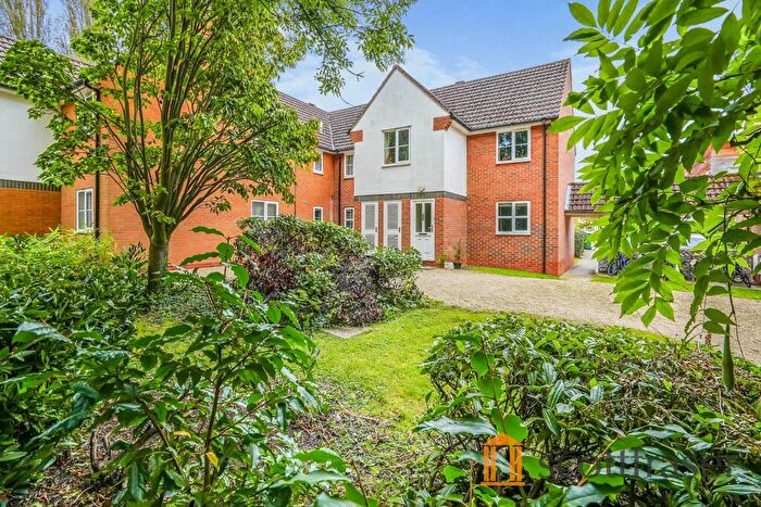 2 Bedroom Apartment To Rent In John Garne Way, Headington, OX3