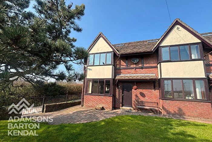 3 Bedroom Semi Detached House To Rent In Jowkin Lane, Bamford, Rochdale, OL11