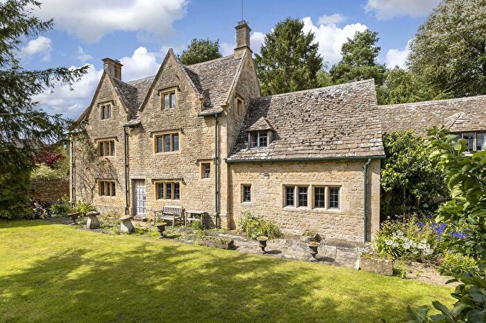 4 Bedroom Detached House For Sale In Taynton, Burford, Oxfordshire, OX18