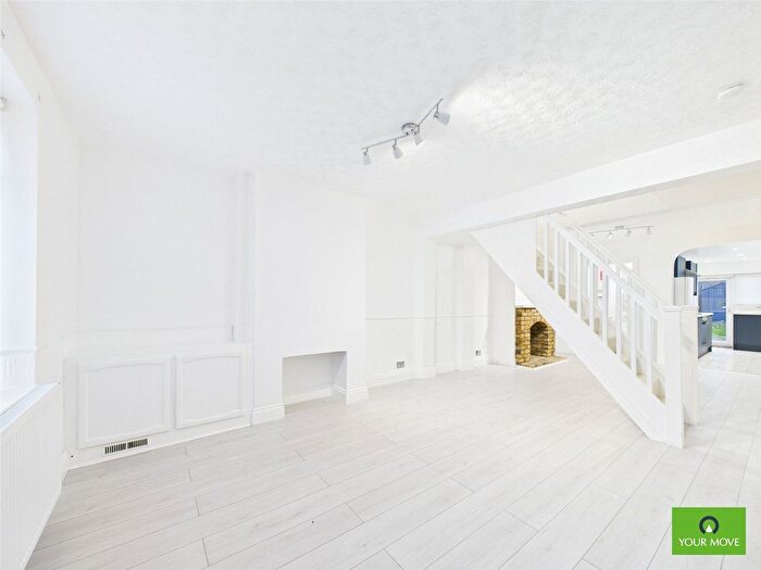 2 Bedroom Terraced House To Rent In Victoria Road, Romford, RM1