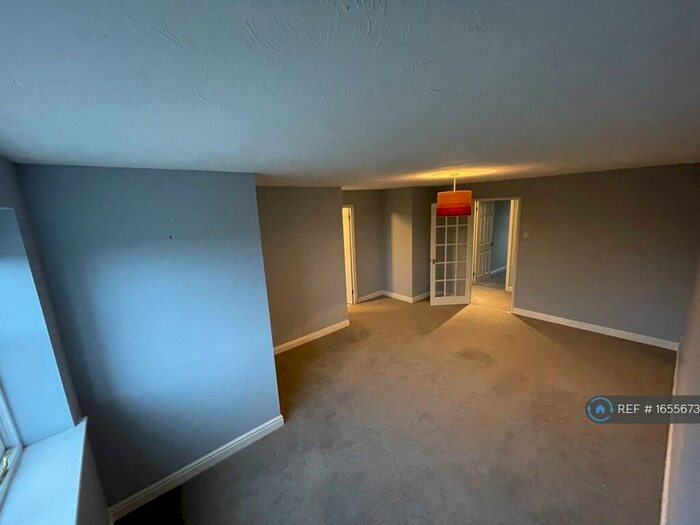 2 Bedroom Flat To Rent In Simms Gardens, London, N2