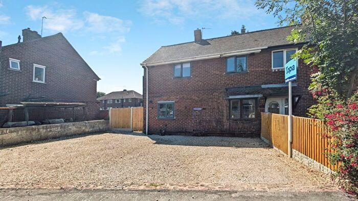 3 Bedroom Semi Detached House For Sale In Broomhill Grove, Knottingley, WF11