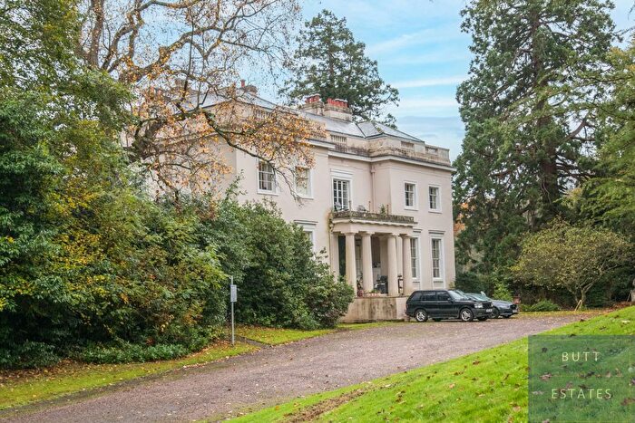 2 Bedroom Flat For Sale In Kenn, Exeter, EX6