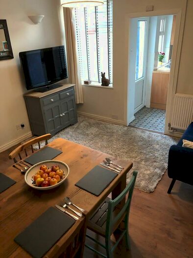 4 Bedroom Semi-Detached House To Rent In Dorrington Road, Lancaster, Lancashire, LA1