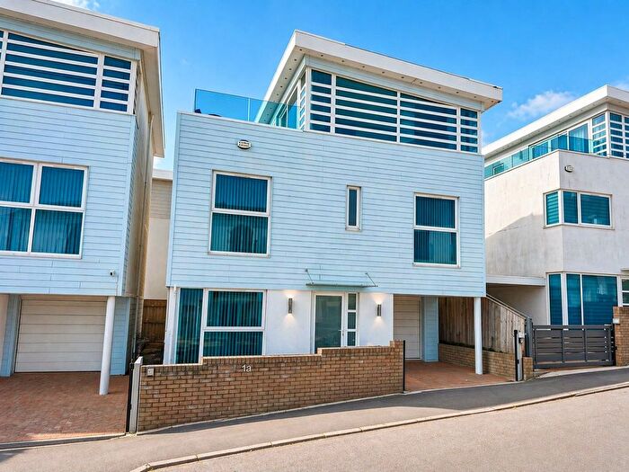 4 Bedroom Detached House To Rent In Chaddesley Wood Road, Poole, BH13