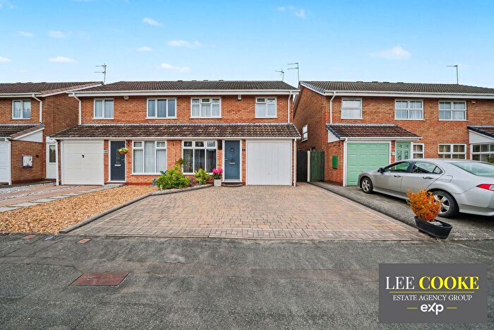 3 Bedroom Semi-Detached House For Sale In Elton Close, Moseley Green, Wolverhampton, WV10