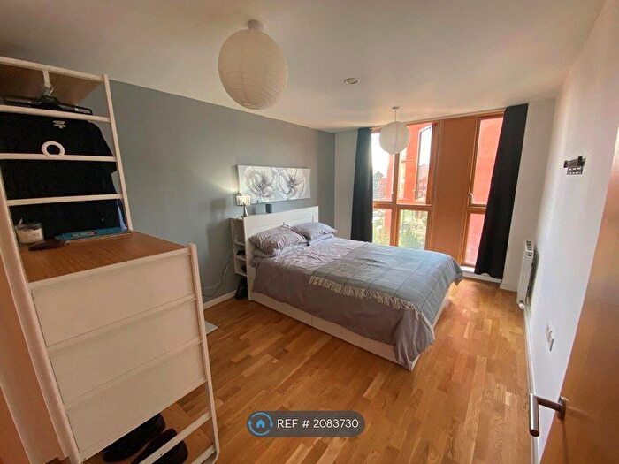 1 Bedroom Flat To Rent In Watermans Place, Leeds, LS1