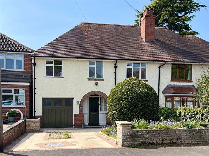 4 Bedroom Semi Detached House For Sale In Woodland Avenue, Hagley, Stourbridge, DY8