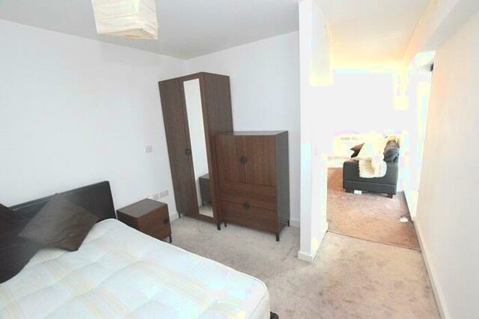 Apartment To Rent In Skyline St Peters Square City Centre, LS9