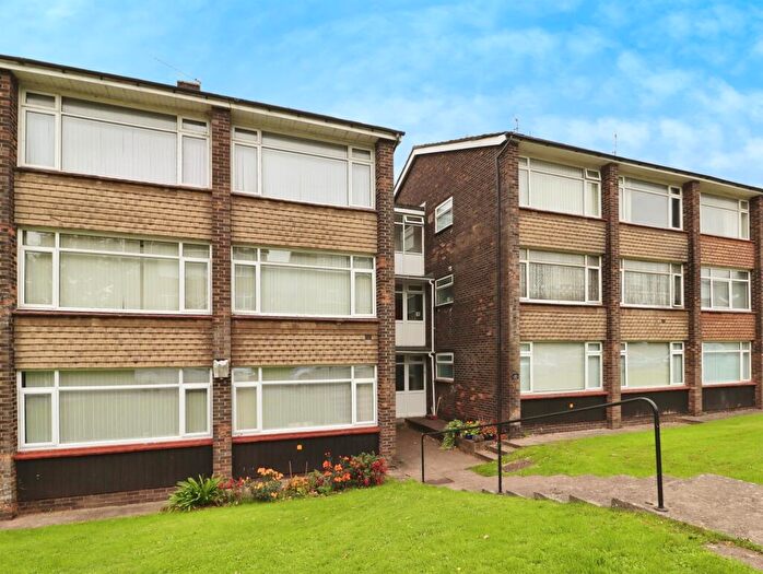 2 Bedroom Flat For Sale In Kennerleigh Road, Cardiff, CF3