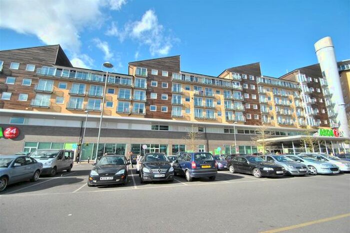 1 Bedroom Flat For Sale In Camellia House, Feltham, TW13