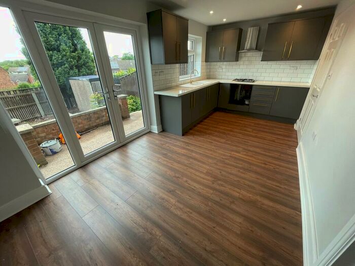 4 Bedroom House To Rent In Flaxton Way, NG5