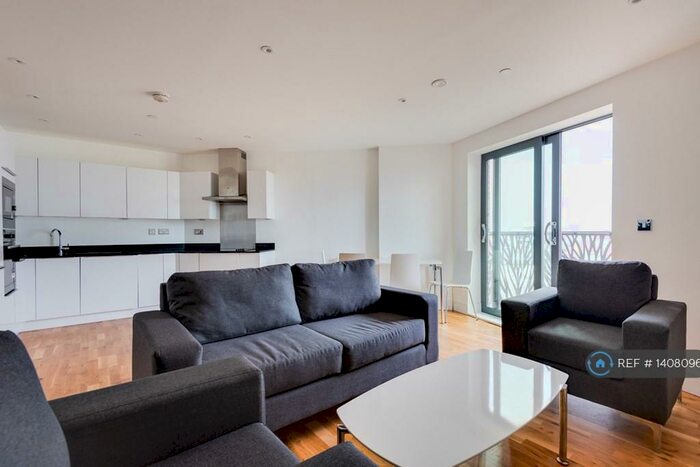 3 Bedroom Flat To Rent In Cityview Point, London, E14