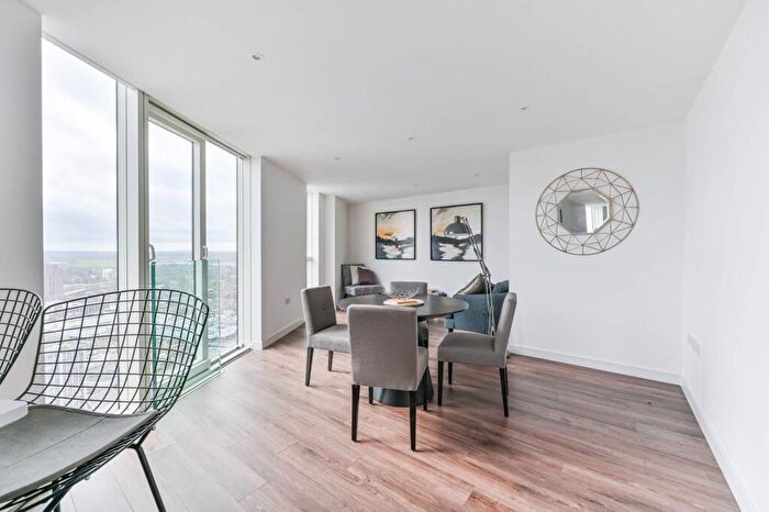 2 Bedroom Flat To Rent In Saffron Central Square, East Croydon, Croydon, CR0