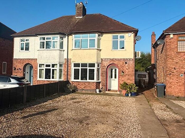 3 Bedroom Semi Detached House For Sale In Ashby Road, Hinckley, LE10