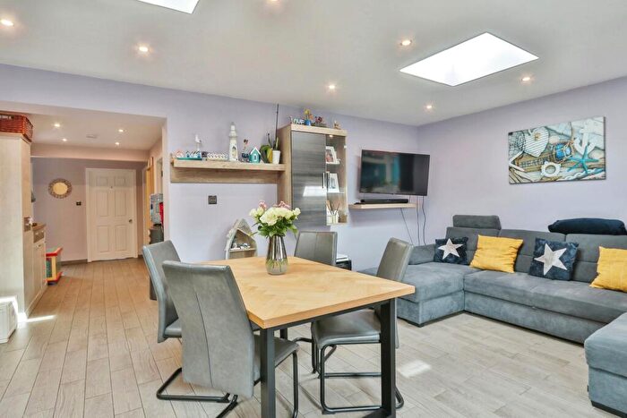 3 Bedroom Bungalow For Sale In Encombe Close, Poole, BH12