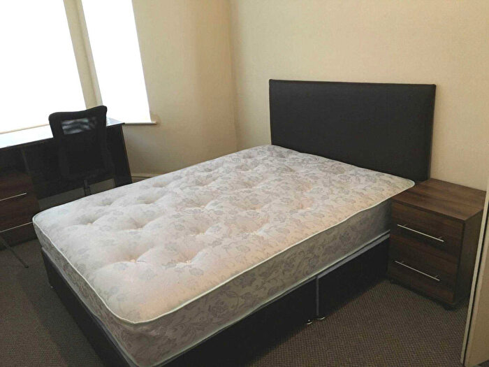 4 Bedroom House To Rent In Grange Street, Salford, M6