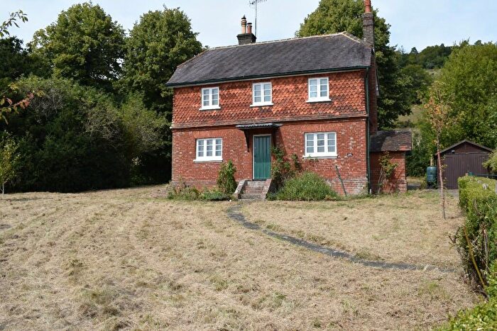 3 Bedroom Detached House To Rent In Hole Hill, RH4