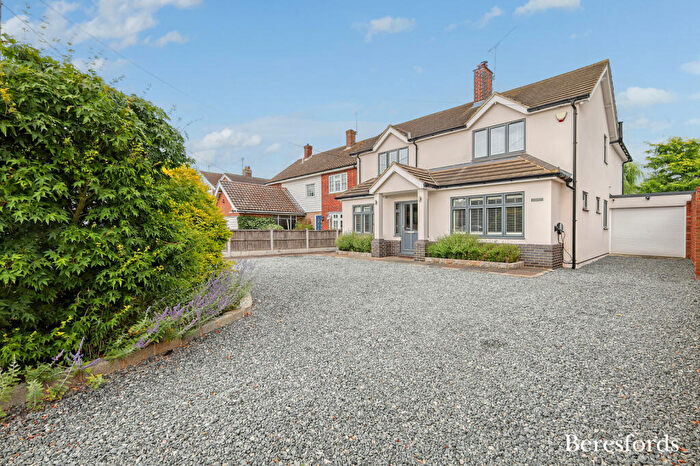 4 Bedroom Detached House For Sale In Fingrith Hall Road, Blackmore, CM4