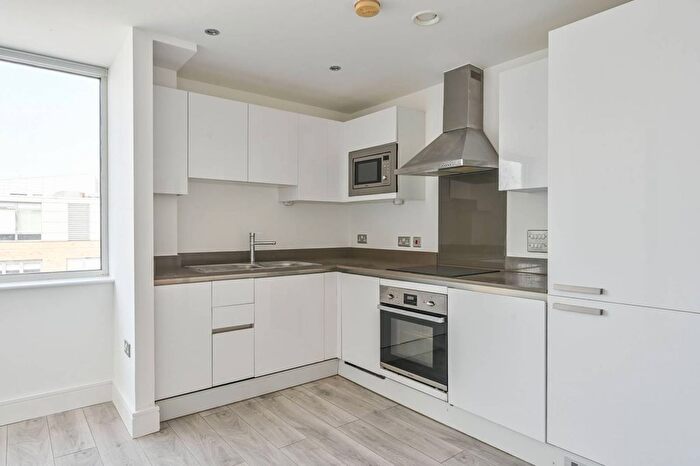 2 Bedroom Flat To Rent In Dowells Street, Greenwich, London, SE10