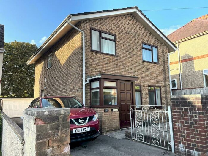 3 Bedroom Detached House To Rent In St. Francis Road, Salisbury, SP1