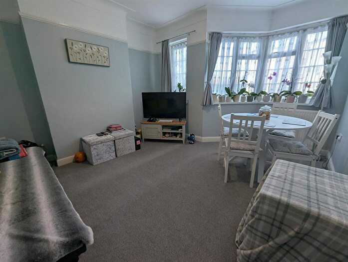2 Bedroom Flat To Rent In Church Lane, London, NW9