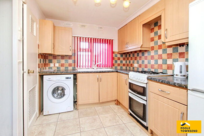 2 Bedroom Chalet For Sale In West Shore Park, Walney, Barrow-in-furness, LA14