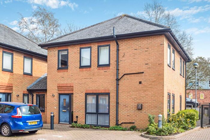 2 Bedroom Apartment To Rent In Lakesmere Close, Kidlington, OX5