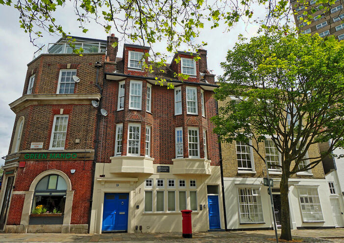 2 Bedroom Apartment To Rent In Ordnance Row, Portsmouth, PO1