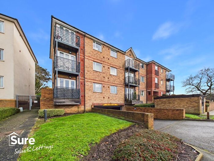 1 Bedroom Apartment To Rent In Bridgepoint Court, Old Watford Road, Bricket Wood, St. Albans, Hertfordshire, AL2