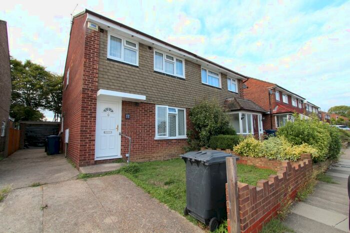 3 Bedroom Semi-Detached House To Rent In Rivington Crescent, London, NW7