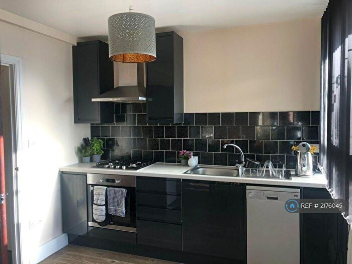 4 Bedroom Maisonette To Rent In Knapp Road, London, E3