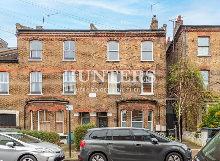 1 Bedroom Flat To Rent In Powell Road, London, E5