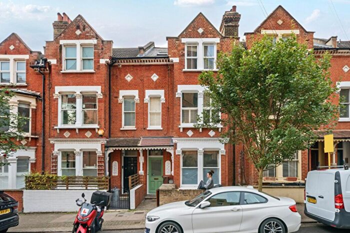 1 Bedroom Flat For Sale In Comyn Road, Battersea, London, SW11