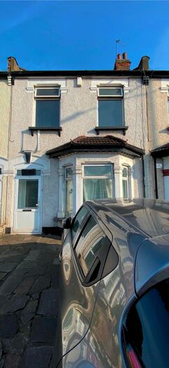 3 Bedroom Terraced House To Rent In Green Lane, Ilford, IG3