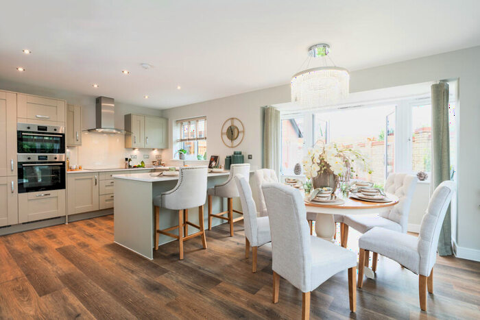 4 Bedroom Detached House For Sale In Swindon, Wiltshire, SN4