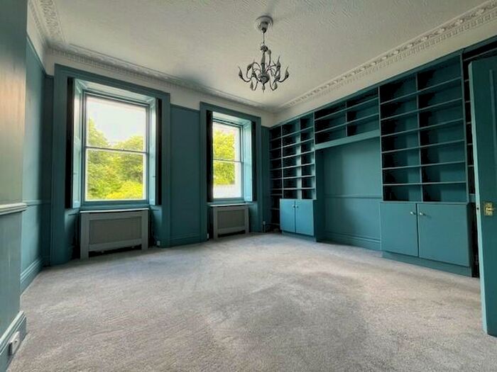 1 Bedroom Flat To Rent In Sussex Square, BN2