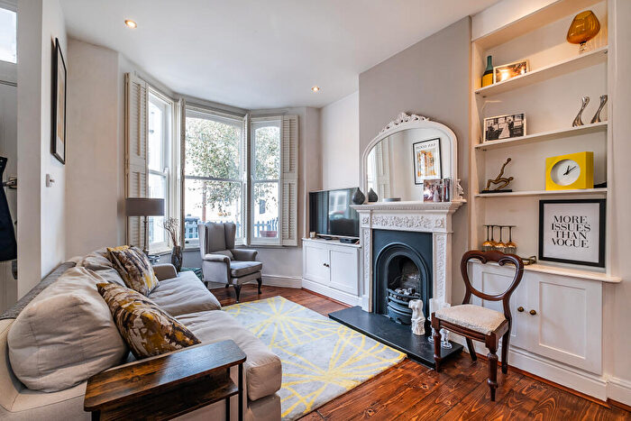 3 Bedroom Terraced House For Sale In Amies Street, London, SW11