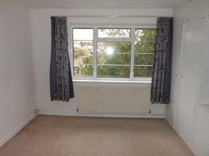 2 Bedroom Flat To Rent In Barfields, Bletchingley, RH1