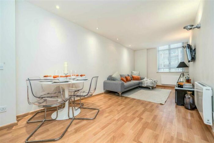 1 Bedroom Flat To Rent In City Road, Old Street, EC1V