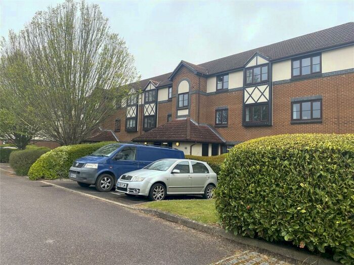 1 Bedroom Apartment To Rent In Wordsworth Mead, Redhill, Surrey, RH1