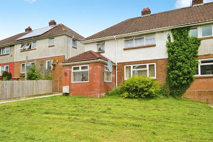 3 Bedroom Semi-Detached House For Sale In Ffordd Ganol, Bridgend, CF31