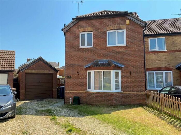 3 Bedroom Semi-Detached House To Rent In Beechtree Close, Sleaford, NG34