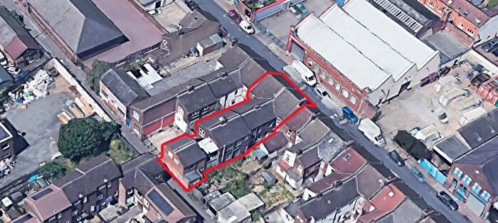 12 Bedroom Terraced House For Sale In - Frederick Street, Luton, Bedfordshire, LU2